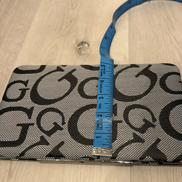 JC Fashion NWT Long hard Wallet with many credit Card compartment and pockets. - Picture 3 of 7